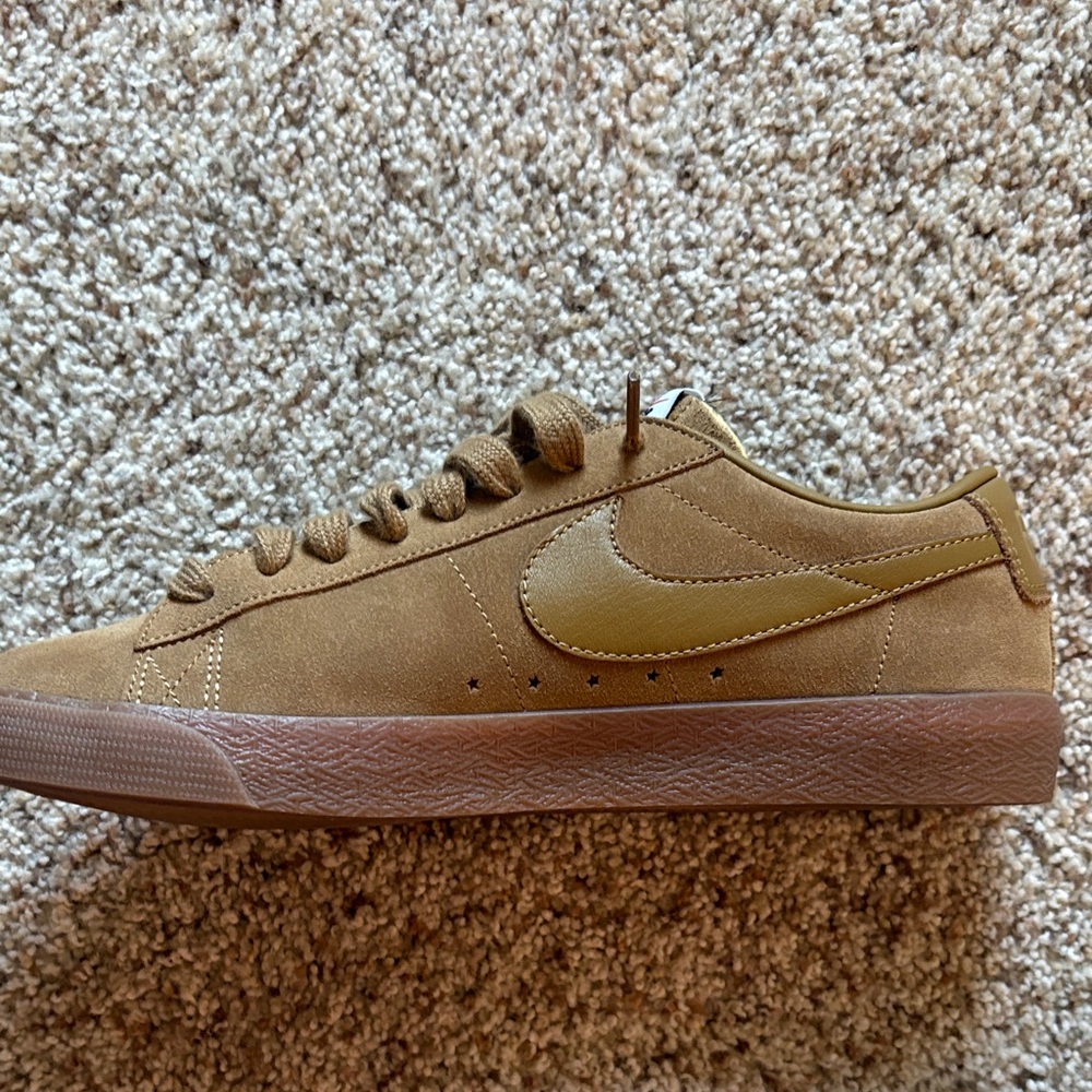 Nike Men's Brown/Gold Blazer Low